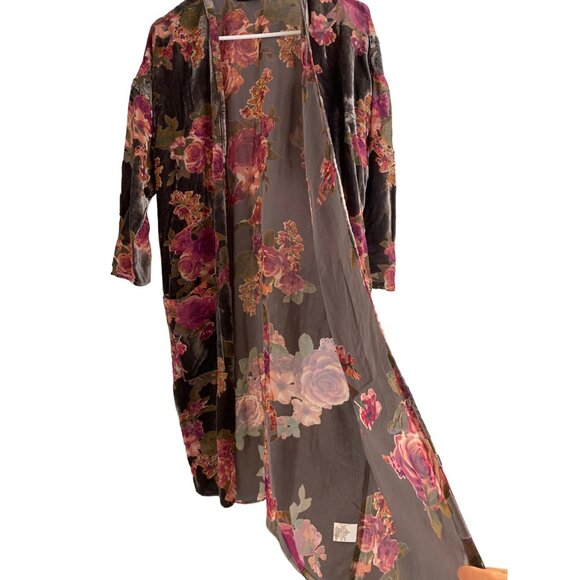 Vici Large Floral Kimono Cardigan Long Sleeve Open Front Pockets NWOT 7512 - Picture 9 of 9